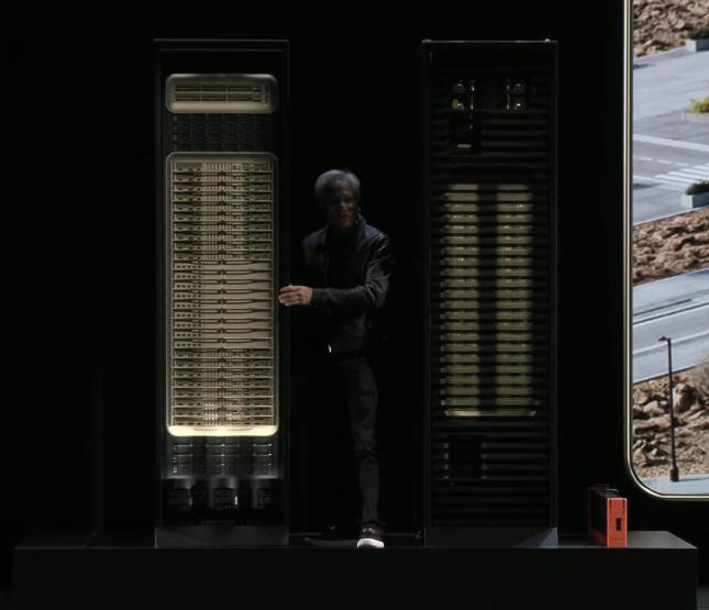 黃仁勛描繪AI驅(qū)動(dòng)的未來科技藍(lán)圖 6G、量子計(jì)算、機(jī)器人、自動(dòng)駕駛與物聯(lián)網(wǎng)技術(shù)研發(fā)的深度融合